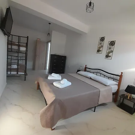Athina's Coastal Escape Apartmán *